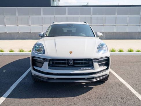New 2026 Porsche Macan AWD/4WD image 6