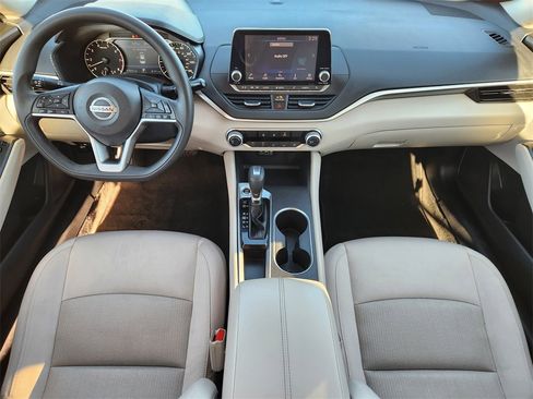 Used 2022 Nissan Altima 2.5 SV image 19