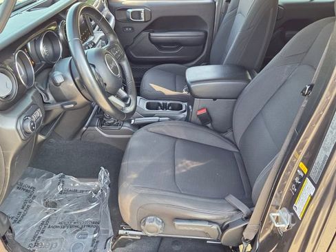 Used 2022 Jeep Gladiator Sport AWD/4WD image 11
