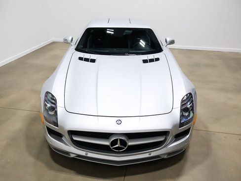 Used 2012 Mercedes-Benz SLS AMG Coupe image 17