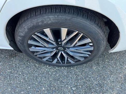 Used 2025 Nissan Altima 2.5 SV FWD image 26