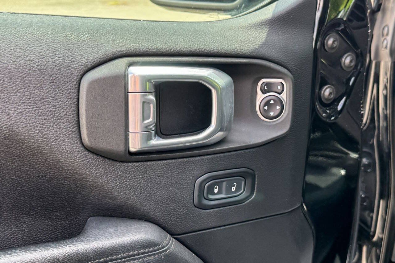 Used 2021 Jeep Wrangler Unlimited Sahara AWD/4WD image 29