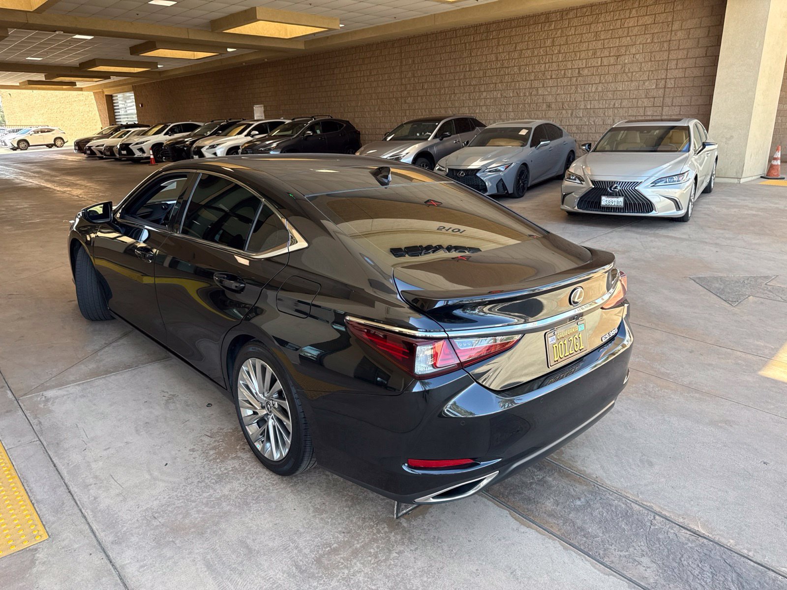 Certified 2022 Lexus ES 350 w/ Accessory Package 2 FWD image 4