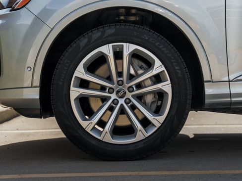 Certified 2025 Audi Q7 3.0T Premium Plus AWD/4WD image 30