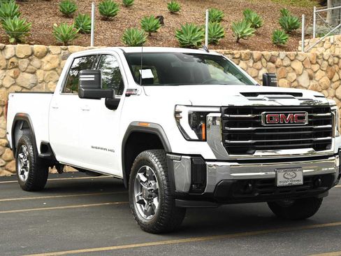 Used 2026 GMC Sierra 2500 SLE w/ SLE Value Package; AWD/4WD image 1