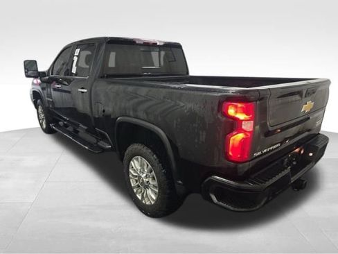 Used 2022 Chevrolet Silverado 2500 High Country w/ Safety Package II image 6
