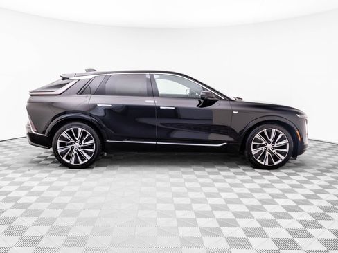 Certified 2025 Cadillac Lyriq Luxury w/ LPO, Floor Liner Package AWD/4WD image 6