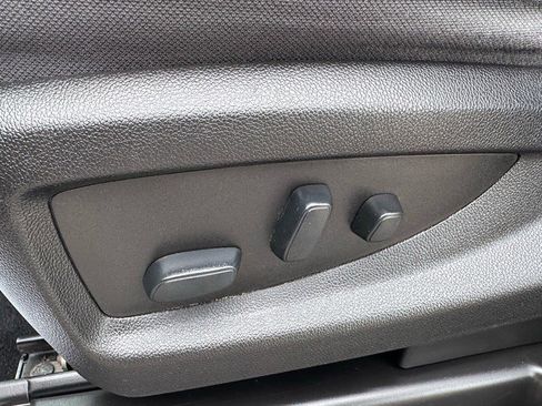 Used 2019 GMC Sierra 1500 SLE w/ SLE Value Package AWD/4WD image 16
