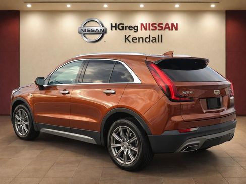 Used 2019 Cadillac XT4 Premium Luxury FWD image 2