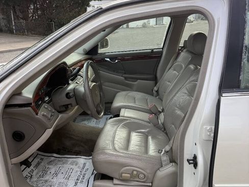Used 2001 Cadillac De Ville w/ Comfort/Convenience Pkg FWD image 6