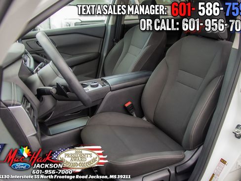 Used 2024 Nissan Rogue S AWD/4WD image 9