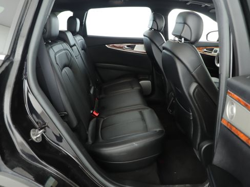 Used 2020 Lincoln Nautilus Reserve w/ Equipment Group 202A image 8