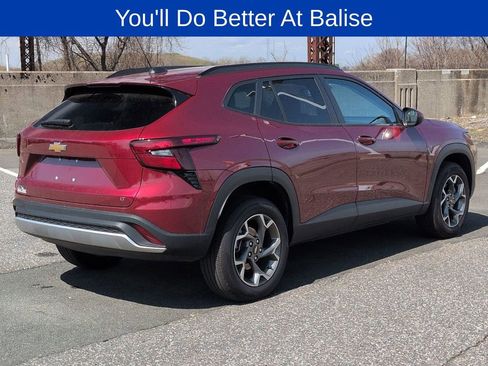 Certified 2025 Chevrolet Trax LT image 3