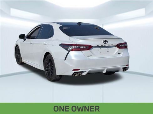 Used 2023 Toyota Camry XSE FWD image 3