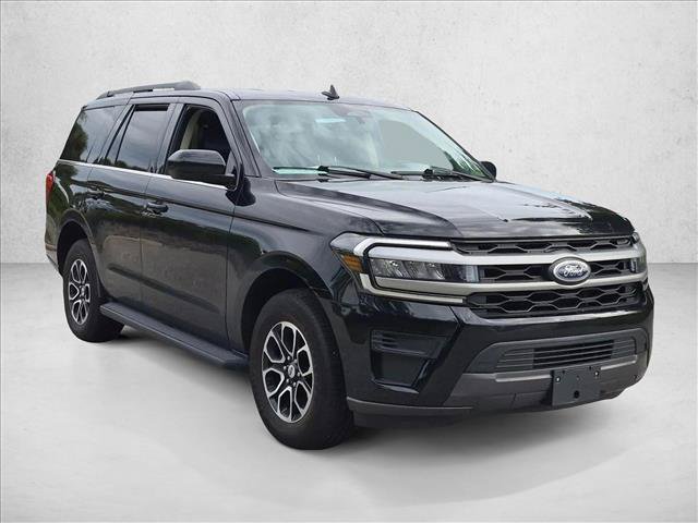 Used 2024 Ford Expedition XLT RWD image 3