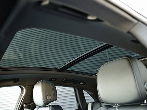 New 2026 Porsche Macan image 23