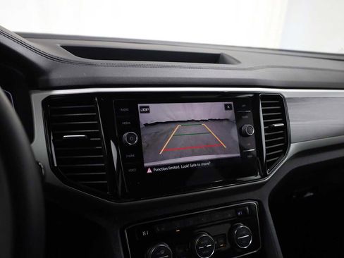 Used 2023 Volkswagen Atlas Cross Sport SE image 30