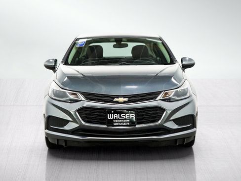 Used 2018 Chevrolet Cruze LT w/ LT Convenience Package FWD image 8
