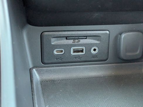 Used 2024 GMC Terrain Denali w/ Black Diamond Edition image 31