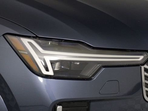 New 2025 Volvo XC90 B6 Ultra image 14