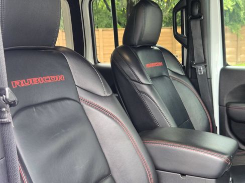 Used 2021 Jeep Wrangler Unlimited Rubicon AWD/4WD image 28