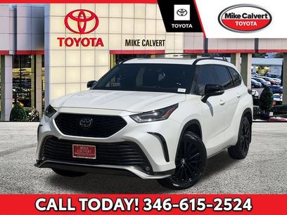 Used 2023 Toyota Highlander XSE