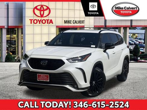 Used 2023 Toyota Highlander XSE FWD image 1