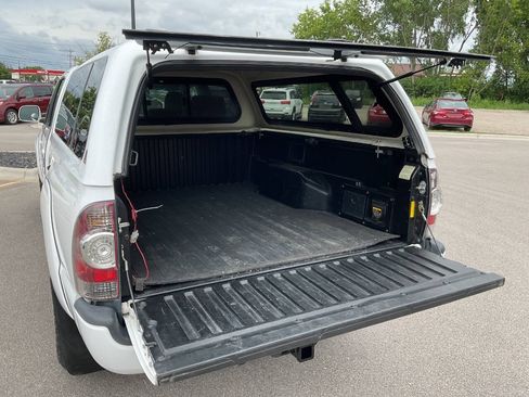 Used 2011 Toyota Tacoma PreRunner w/ TRD Sport Pkg RWD image 33