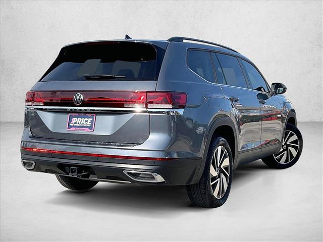 Used 2024 Volkswagen Atlas SE w/ Panoramic Sunroof Package FWD image 2