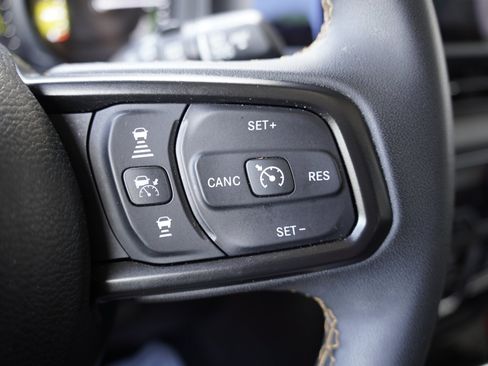 Used 2024 Jeep Wrangler Unlimited AWD/4WD image 19
