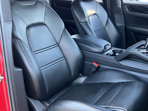 Certified 2023 Porsche Cayenne Coupe image 15