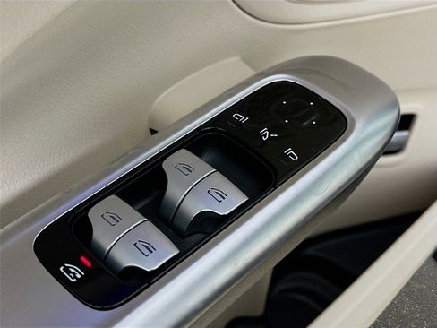 Certified 2023 Mercedes-Benz C 300 4MATIC Sedan image 21