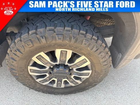 Used 2024 GMC Sierra 2500 Denali Ultimate AWD/4WD image 8