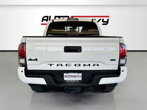 Used 2020 Toyota Tacoma Limited image 6