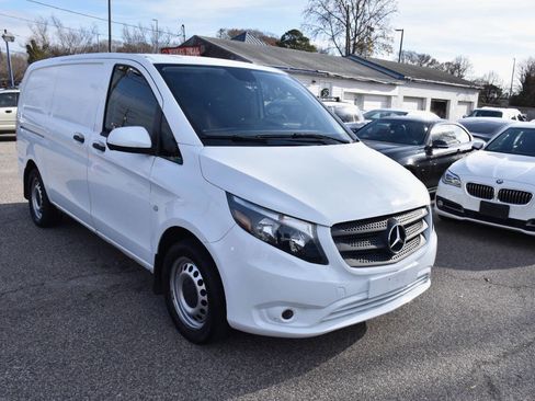 Used 2020 Mercedes-Benz Metris Cargo 3dr 126 WB Mini Van image 4