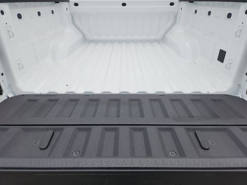 New 2026 Chevrolet Colorado LT image 32