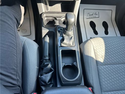 Used 2022 Toyota Tacoma SR image 31