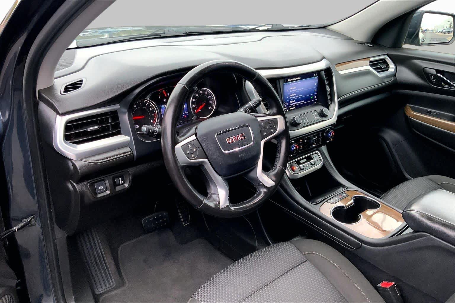 Used 2020 GMC Acadia SLE FWD image 18