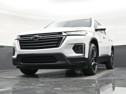 Used 2022 Chevrolet Traverse LT FWD image 27