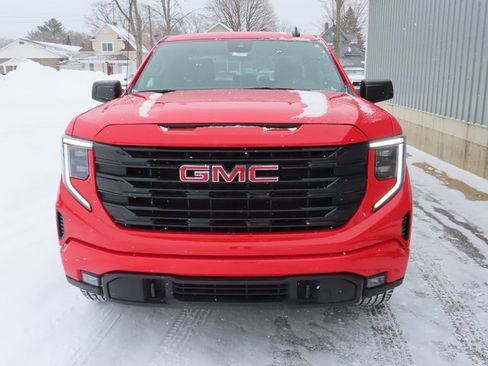 Used 2025 GMC Sierra 1500 Elevation image 12