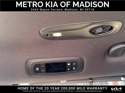 Used 2025 Chrysler Pacifica Select AWD/4WD image 27