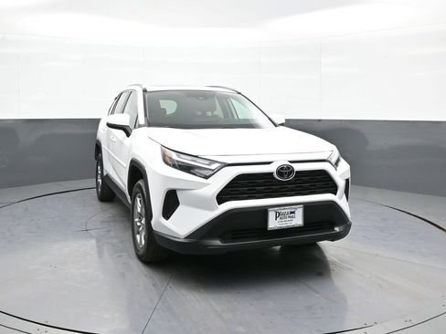 Certified 2022 Toyota RAV4 XLE image 3