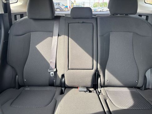 Used 2025 Kia Sportage LX image 37