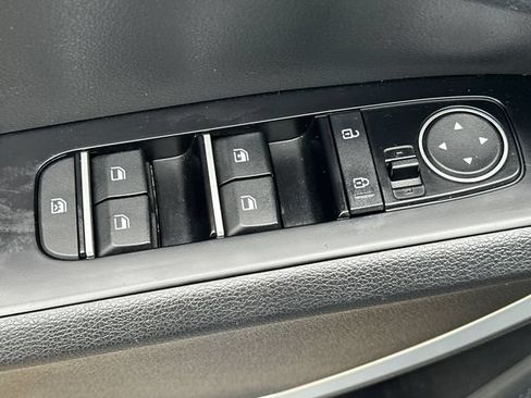 Used 2020 Kia Soul LX FWD image 23