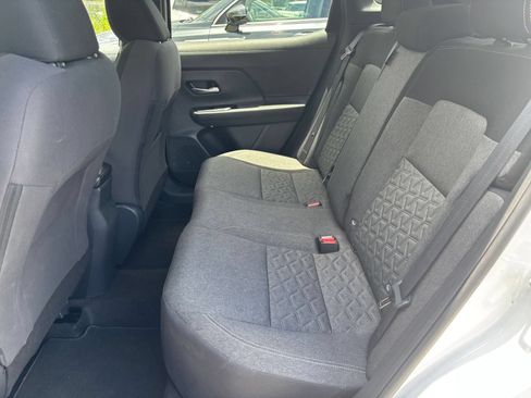 Used 2025 Nissan Kicks SV AWD/4WD image 19