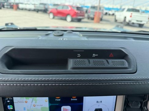 Used 2025 Ford Bronco Outer Banks image 11