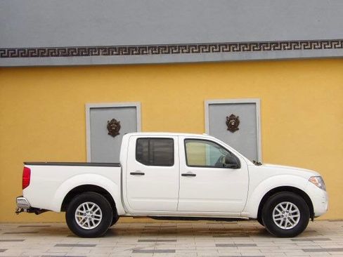 Used 2016 Nissan Frontier SV w/ SV Value Truck Package image 5