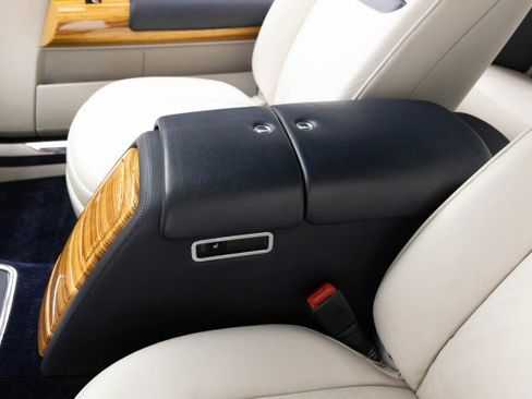 Used 2010 Rolls-Royce Phantom Coupe image 20