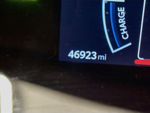 Used 2025 Toyota Camry SE FWD image 19