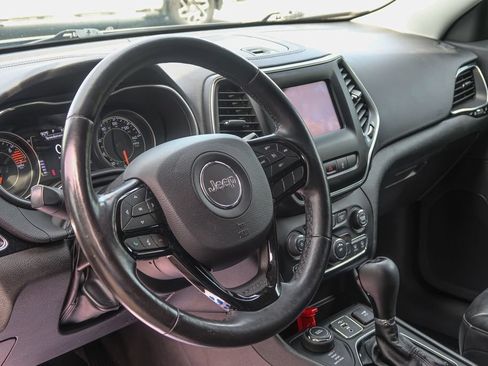 Used 2021 Jeep Cherokee Latitude Plus AWD/4WD image 22